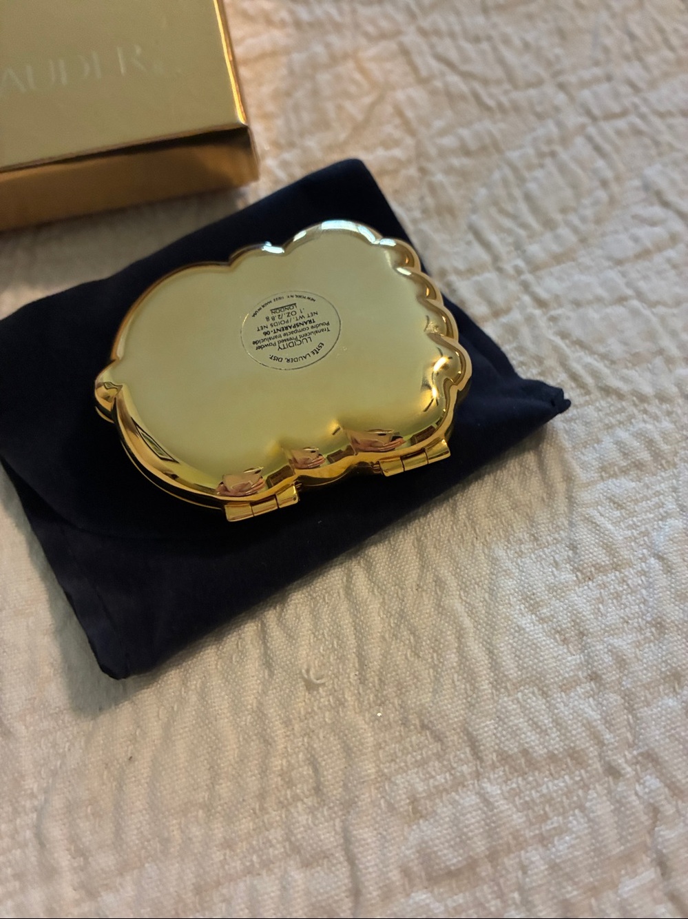 Vintage Collectible Estée Lauder Compact - Picture 2 of 6